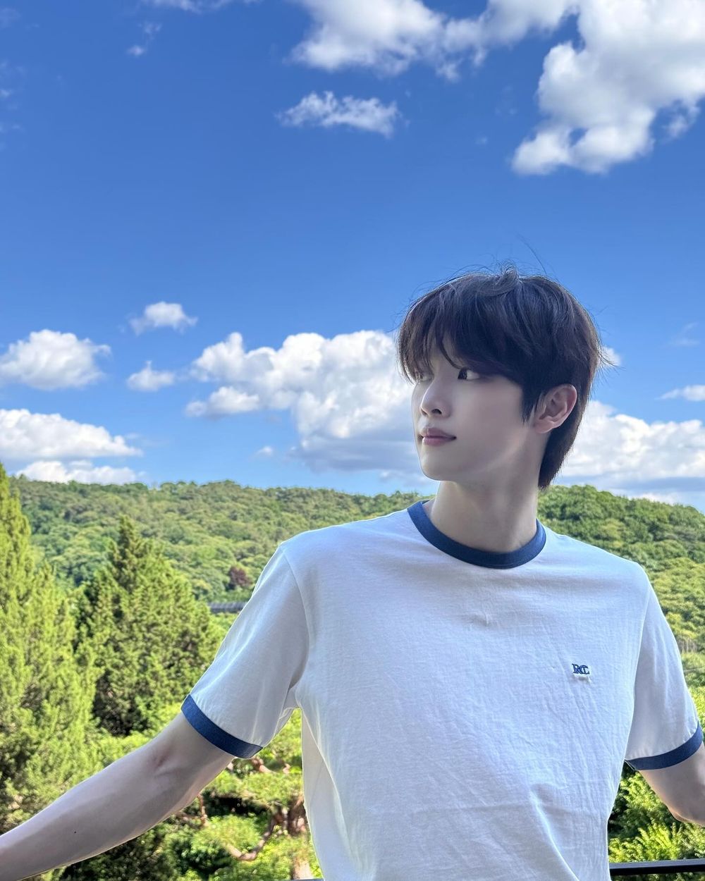 盤點6位擁有手臂青筋的男團成員！珉奎結實身材太性感，車銀優爆筋太明顯，成燦青筋炸裂引暴動！-11