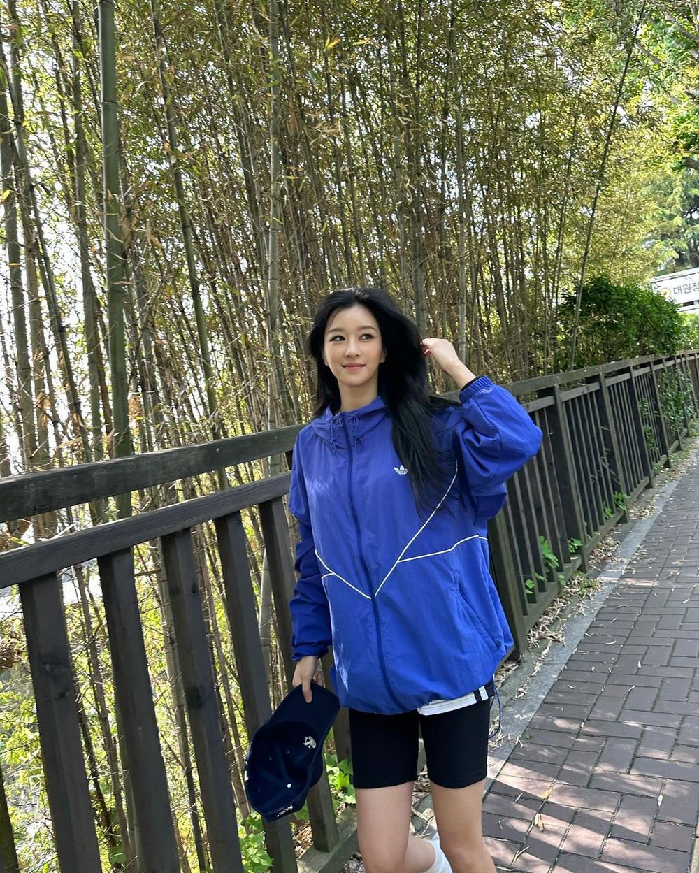 瘋批美人「徐睿知」確定換經紀公司！狂發穿搭「不科學AI側臉」網炸：她真的很美！-7