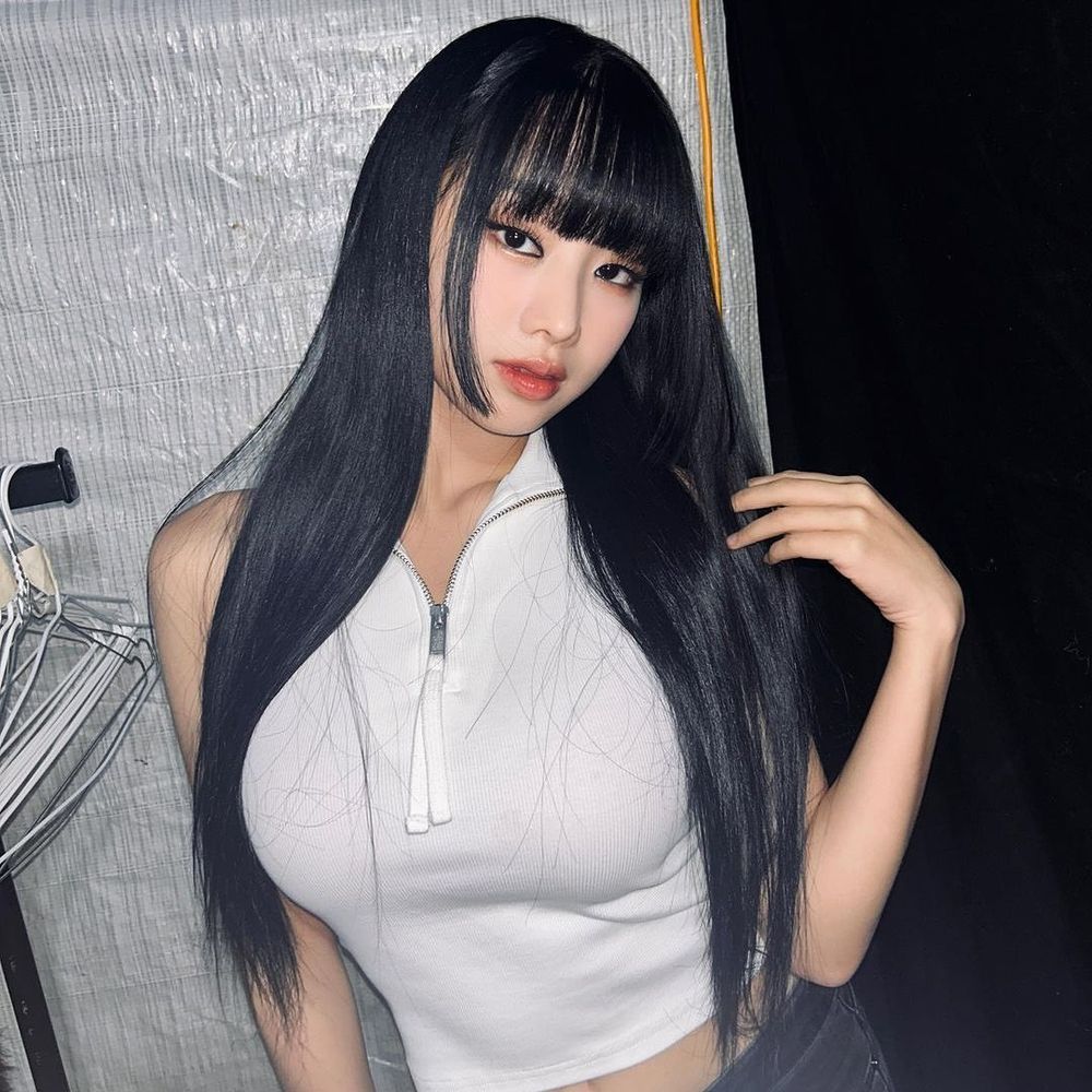 五代女團「被稱讚身材好」偶像盤點！ILLIT門面級女神、UNIS十頭身菲籍公主、這位被稱為「韓國魅魔」！-6