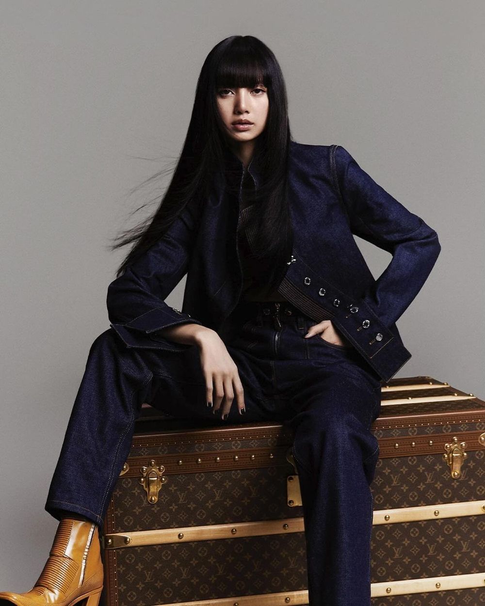 終於官宣！Lisa女王拿下LV代言！LVMH王炸品牌都被她收編了！形象照美到瘋掉！-1