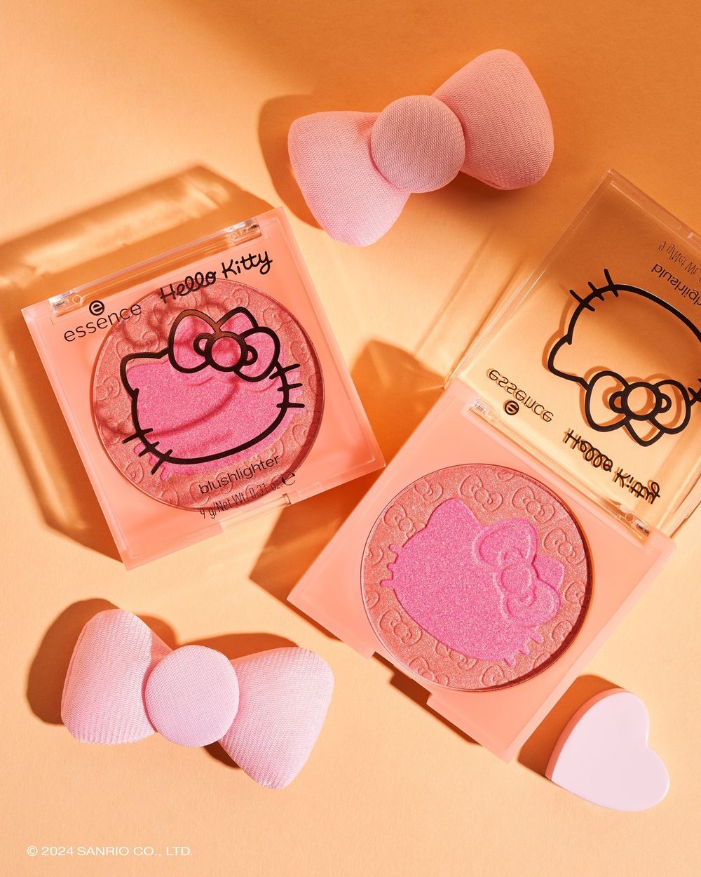 HELLO KITTY 50週年美妝聯名！張員瑛愛用水潤氣墊粉餅、凱蒂貓大頭導入儀、可愛吸油面紙，三麗鷗粉荷包不保！-8