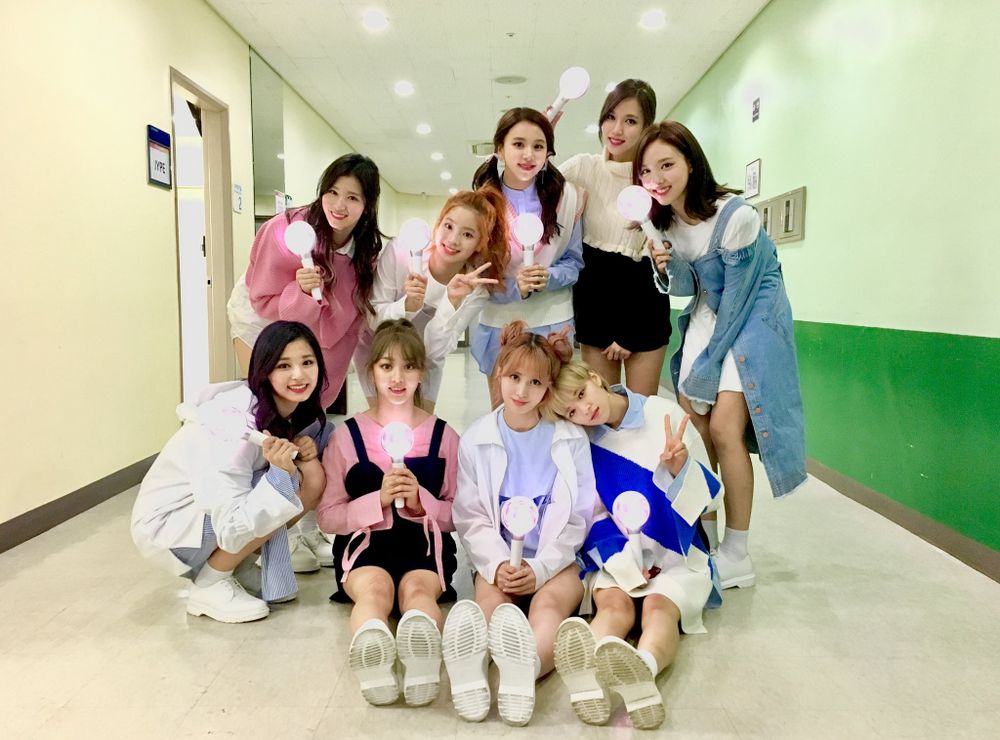 外網票選最好看的韓團應援手燈TOP8！BLACKPINK只排第七，冠軍美到不是粉絲都想收藏！-13