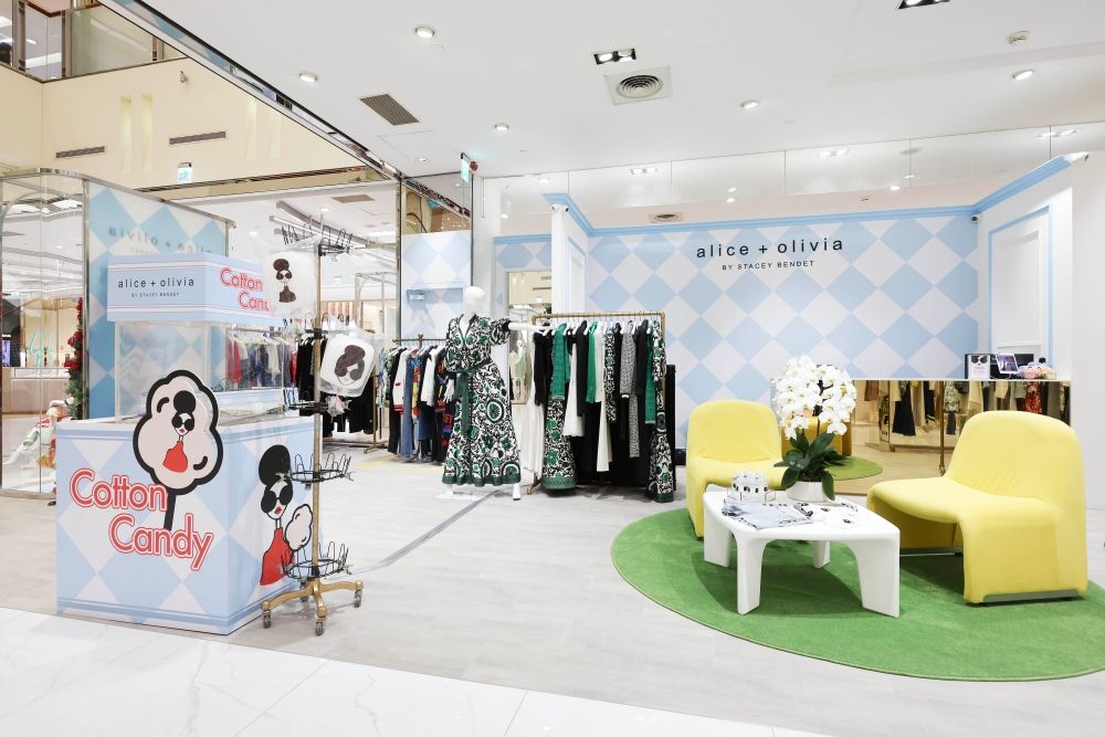 alice + olivia 新旗艦店在這！謝欣穎、Melody搶先帶你逛，拍照打卡就送小禮物！-3