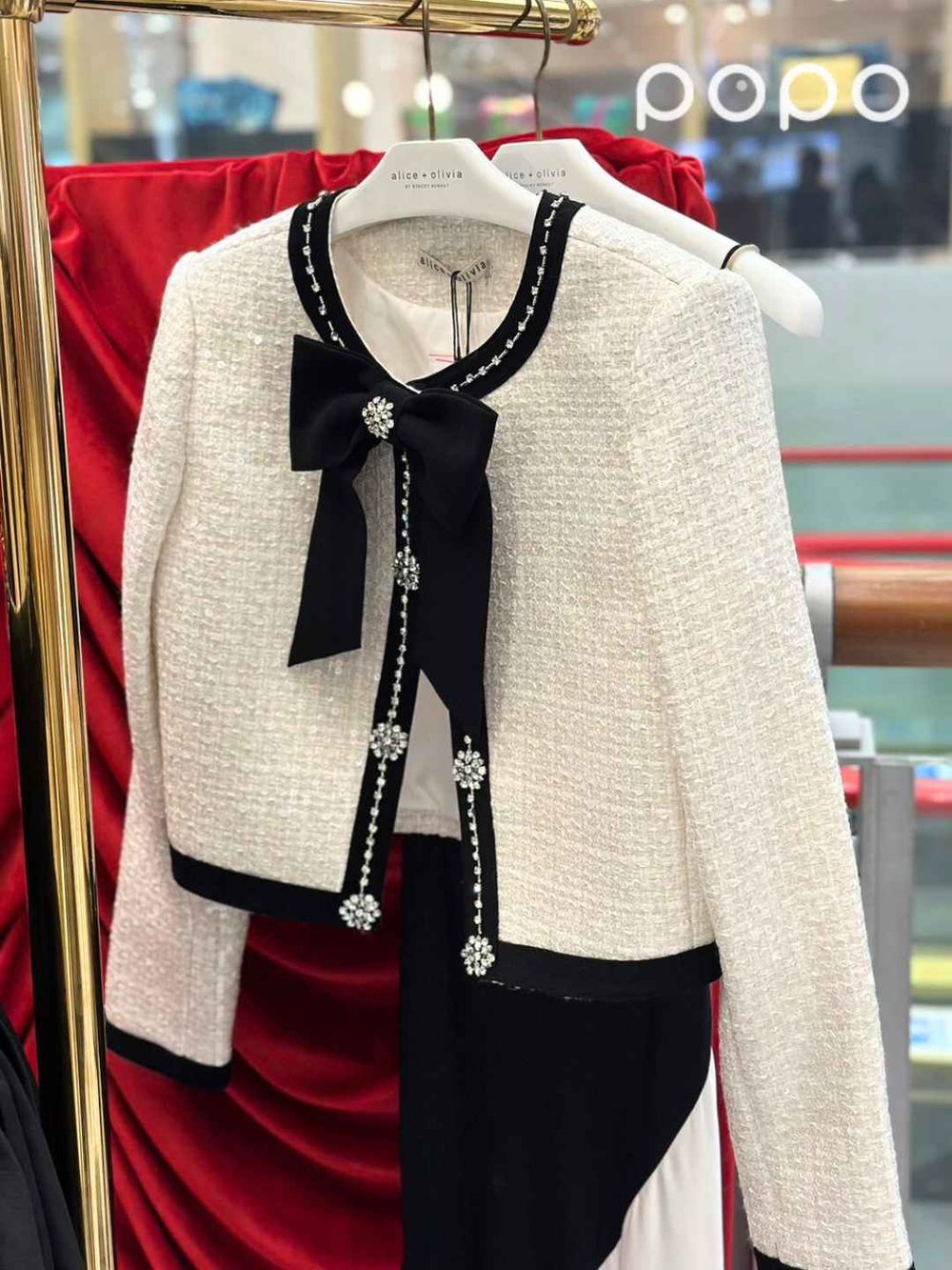 alice + olivia 新旗艦店在這！謝欣穎、Melody搶先帶你逛，拍照打卡就送小禮物！-17