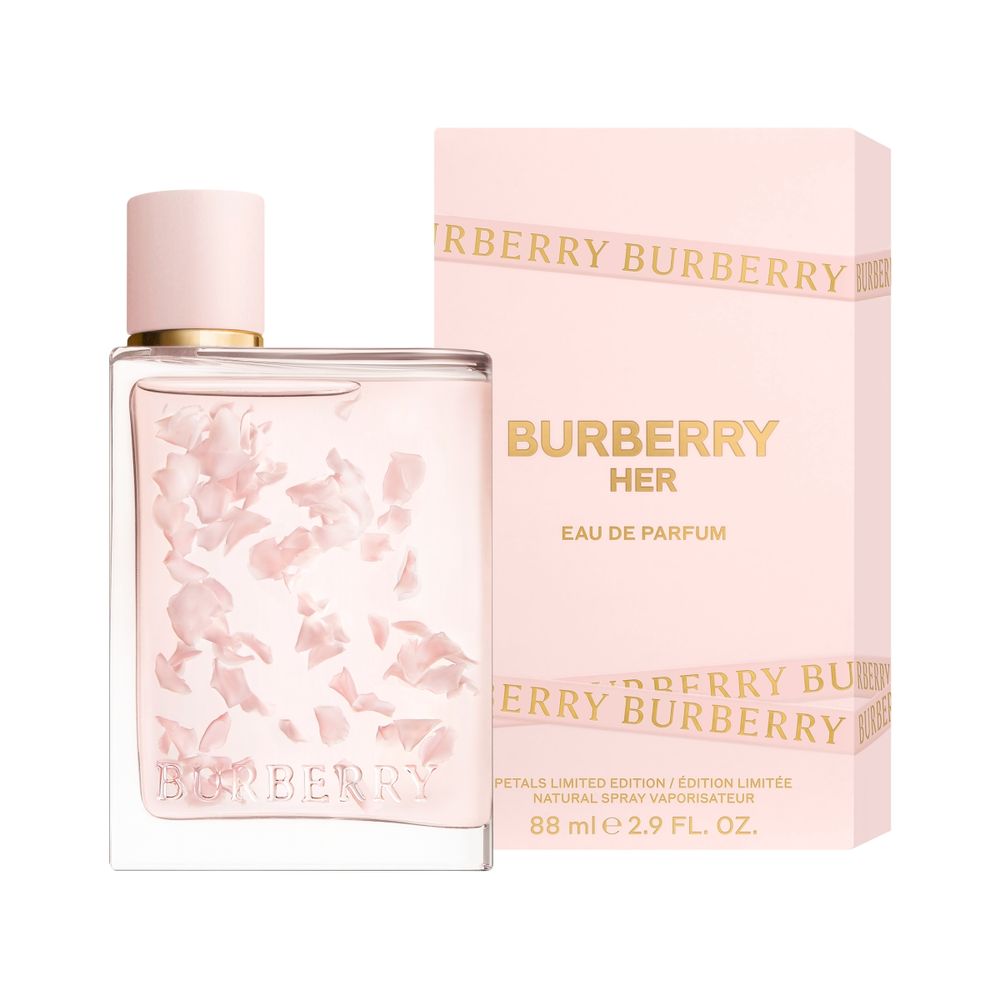 Bright無法抗拒的魅力香！Burberry「HER淡香精」最新限量版，莓果琥珀香、玻璃瓶中還看得到飄散的花瓣！-4