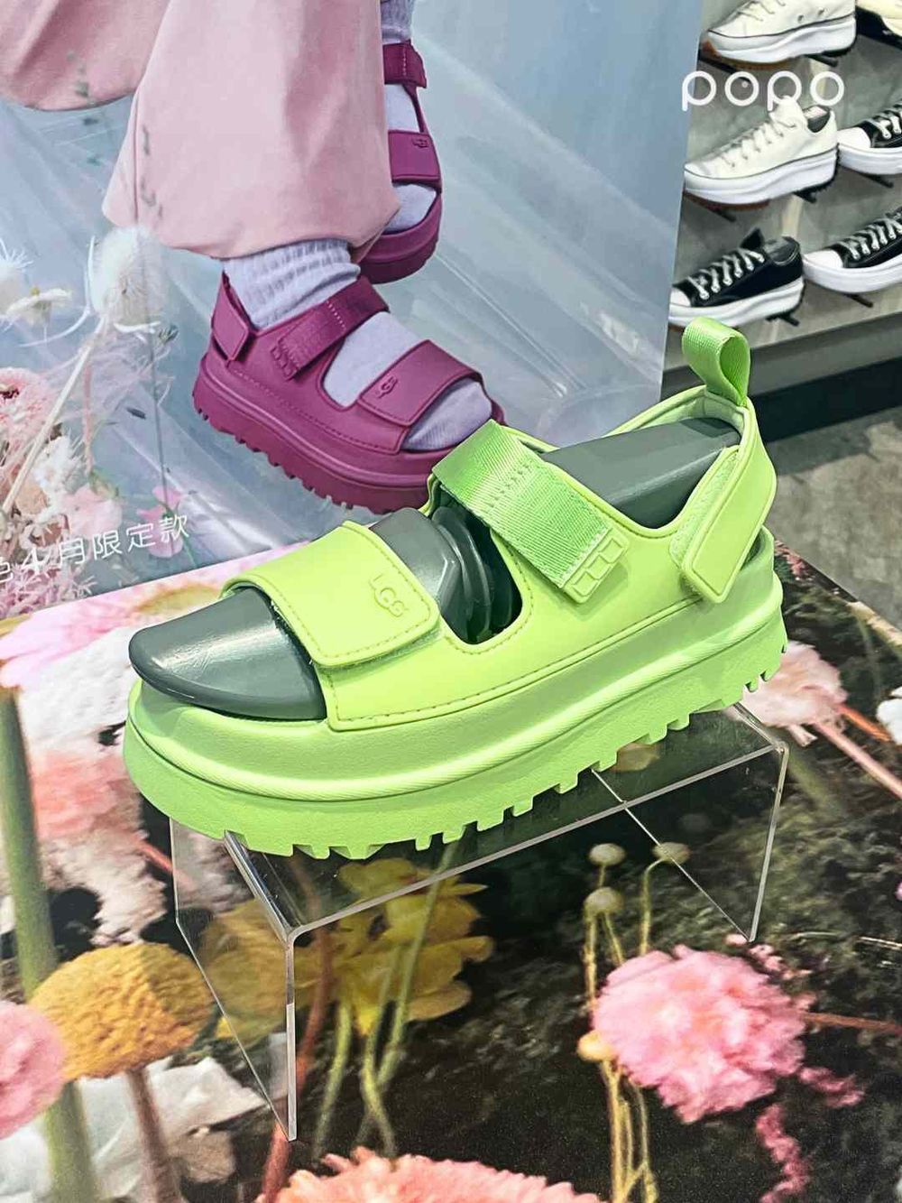 NewJeans Hanni代言「UGG厚底涼鞋」只有這裡獨賣，穿起來真的腿超細！-2