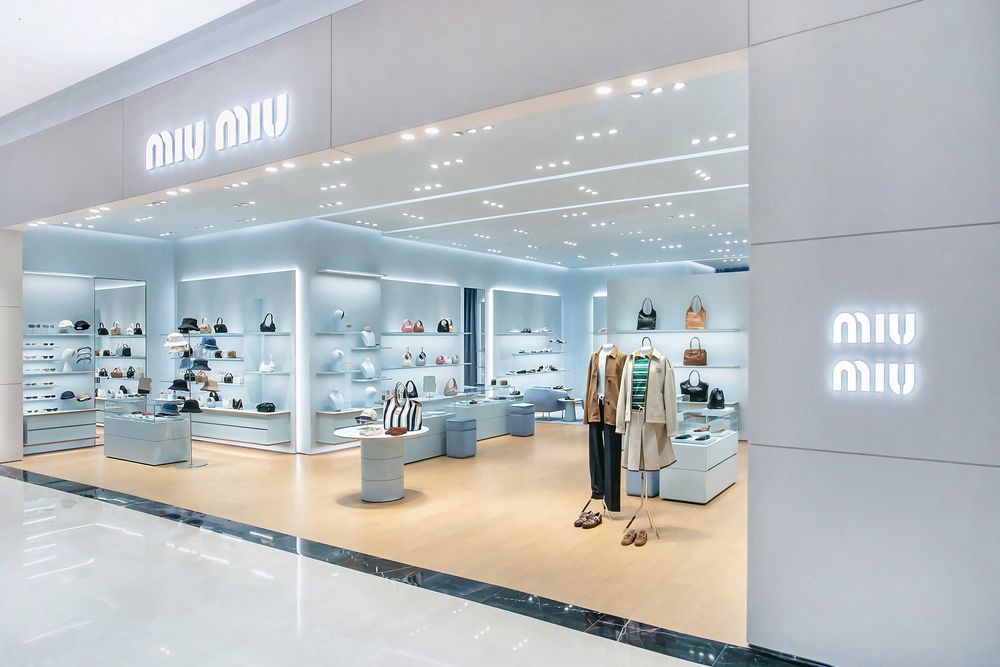 2024必買Miu Miu新包一次看！高雄漢神巨蛋專門店開幕「張員瑛」爆款通通有！-3