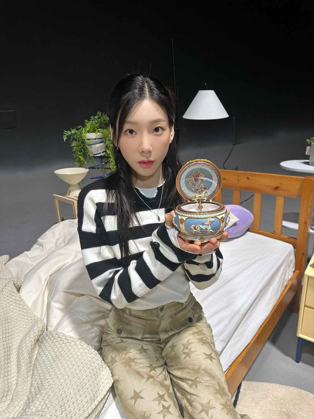 2024獲得最多音放一位的韓團歌手TOP5！(G)I-DLE第三，這團超越IU奪冠！-5