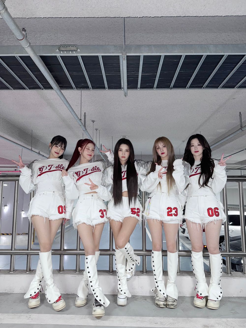 2024獲得最多音放一位的韓團歌手TOP5！(G)I-DLE第三，這團超越IU奪冠！-8