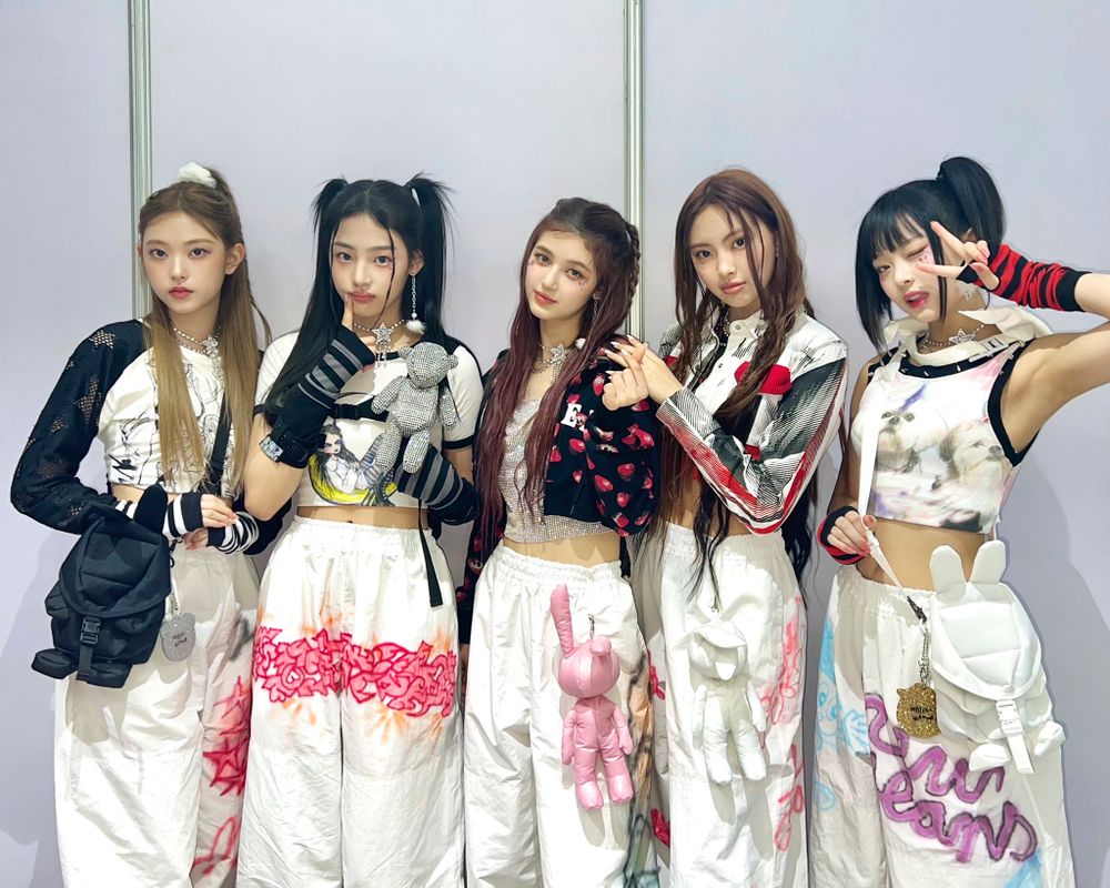 盤點8組人氣四代韓團應援手燈！NewJeans、IVE可愛到爆，Stray Kids藏小巧思，這團手燈被說像電棒捲！-6