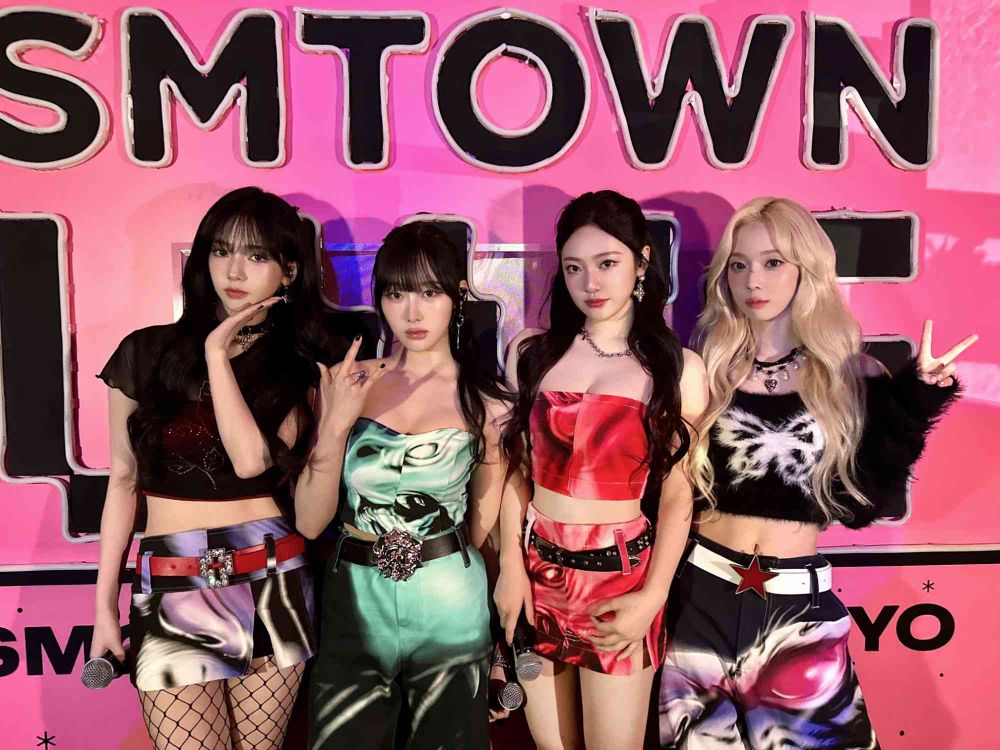 盤點8組人氣四代韓團應援手燈！NewJeans、IVE可愛到爆，Stray Kids藏小巧思，這團手燈被說像電棒捲！-12