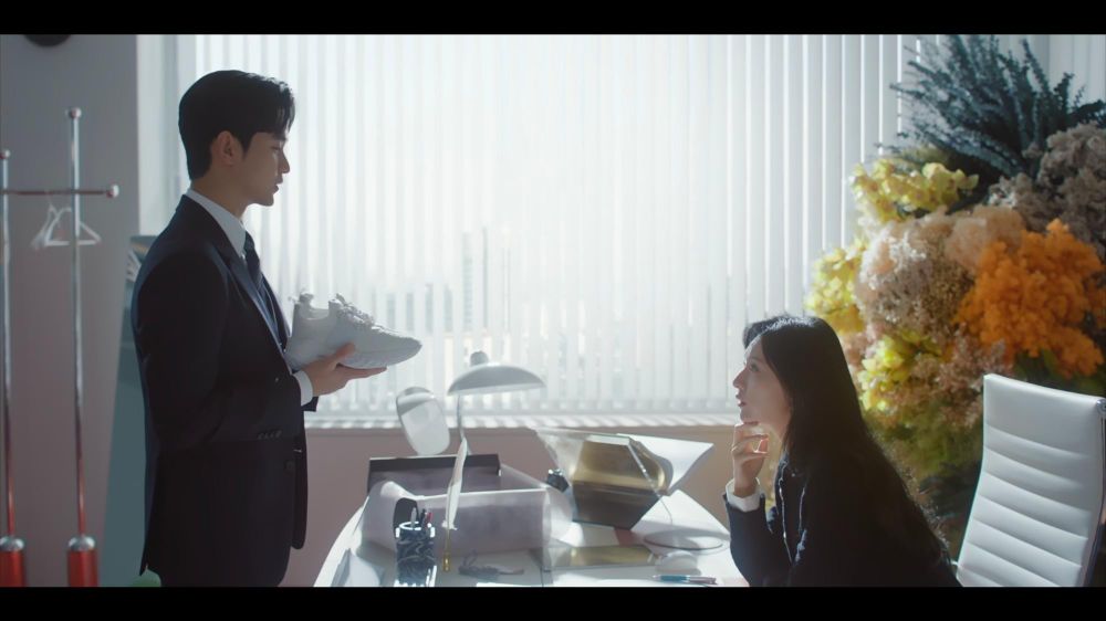 《淚之女王》金秀賢送的是這雙！Roger Vivier「感情升溫小白鞋」火到全網斷貨！-5