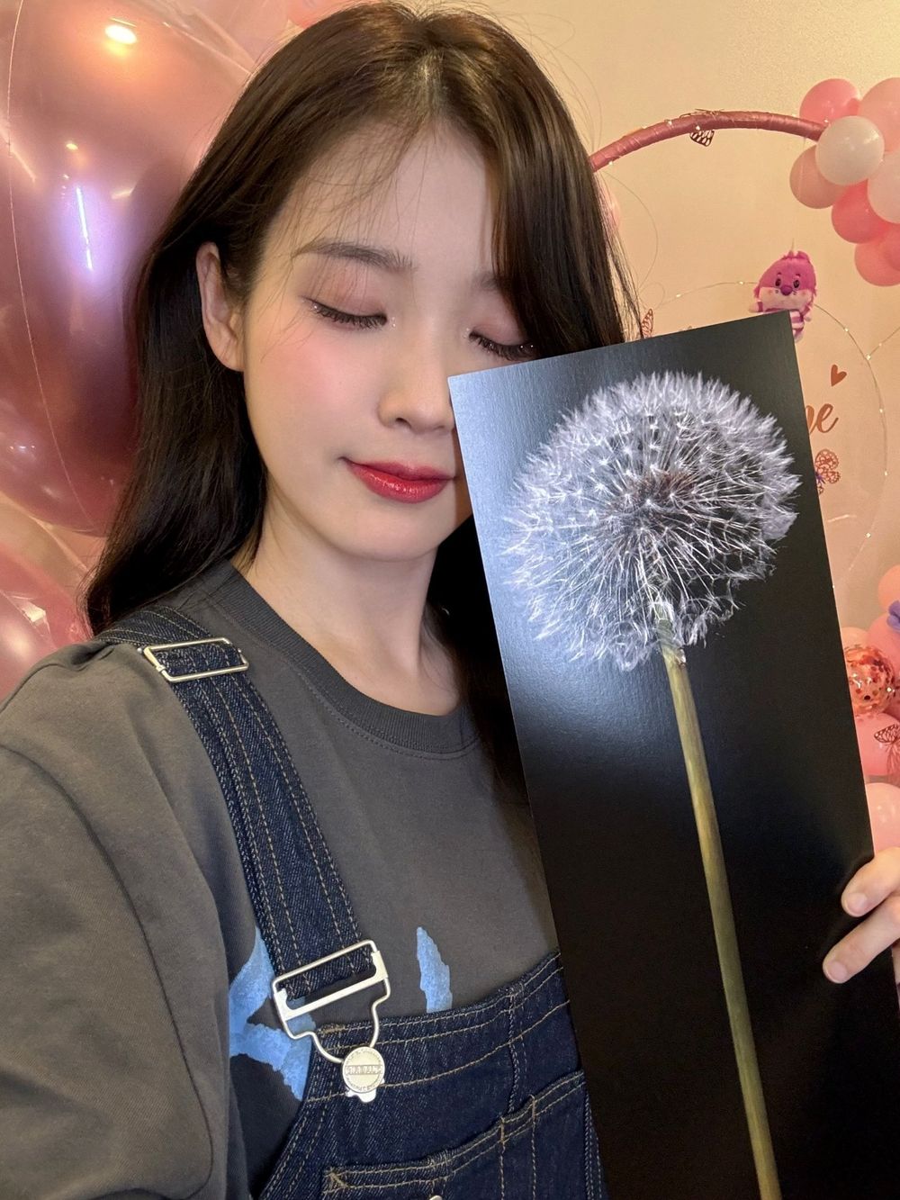 IU本人美到哭！2024 IU台灣演唱會「舞台造型」搶先看、是真仙女降臨！-20