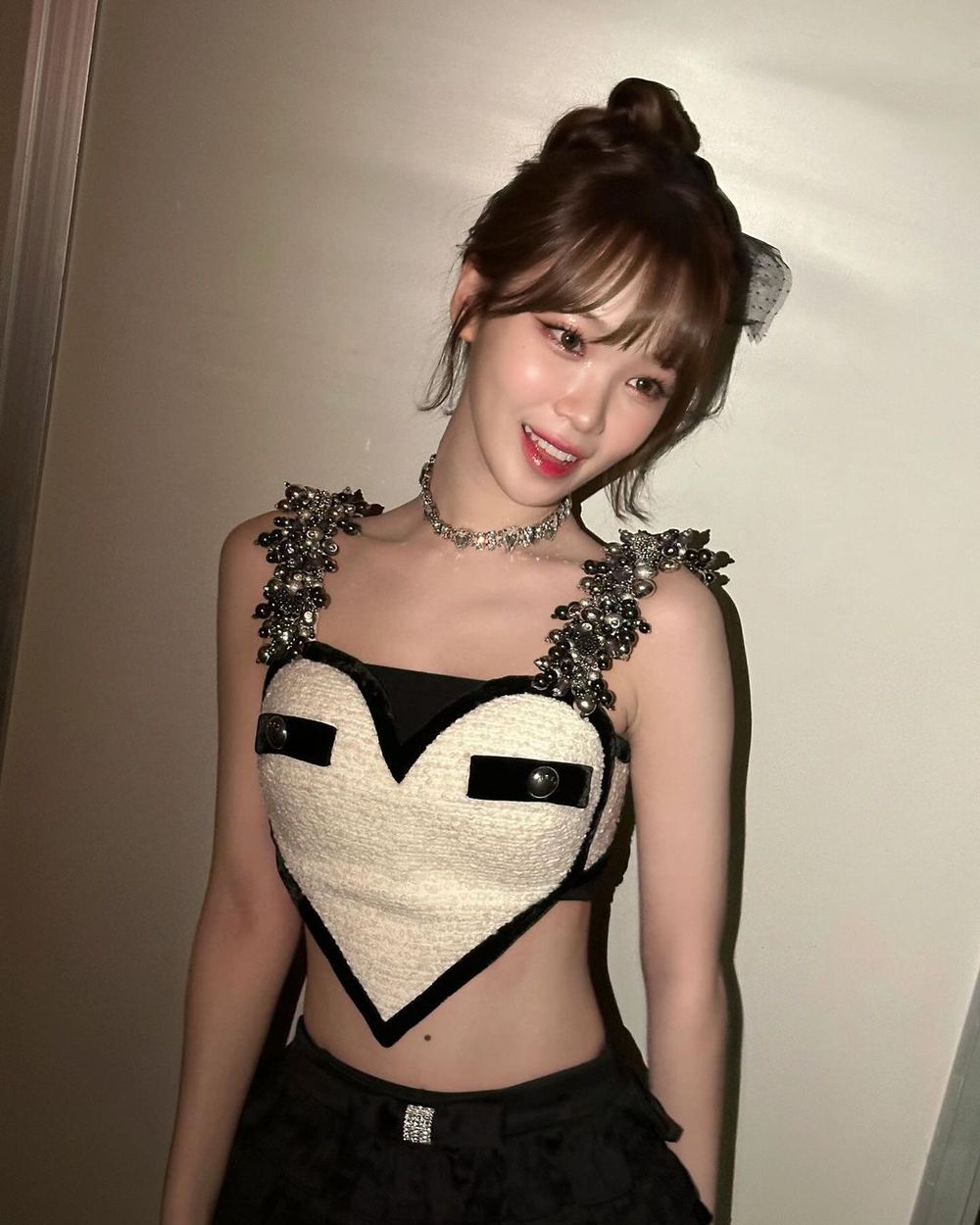 不敢相信！6位擁有「不科學螞蟻腰」女偶像！IU、張員瑛、「她」腰只有17吋！？-2