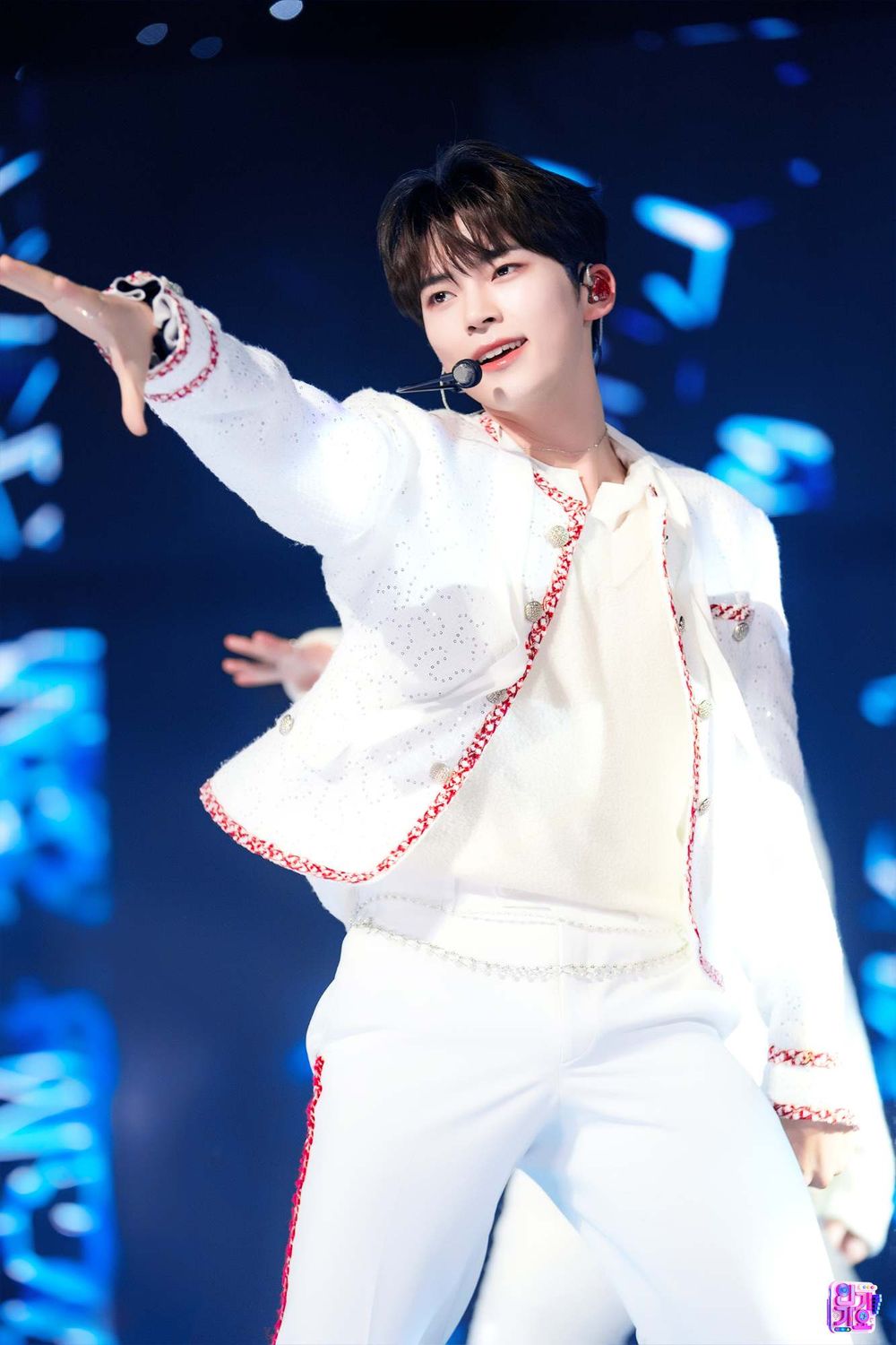 韓網熱議7位「伴舞出身」的韓國男偶像！Lee Know、成韓彬都當過防彈伴舞，最後這位的經歷超狂！-7