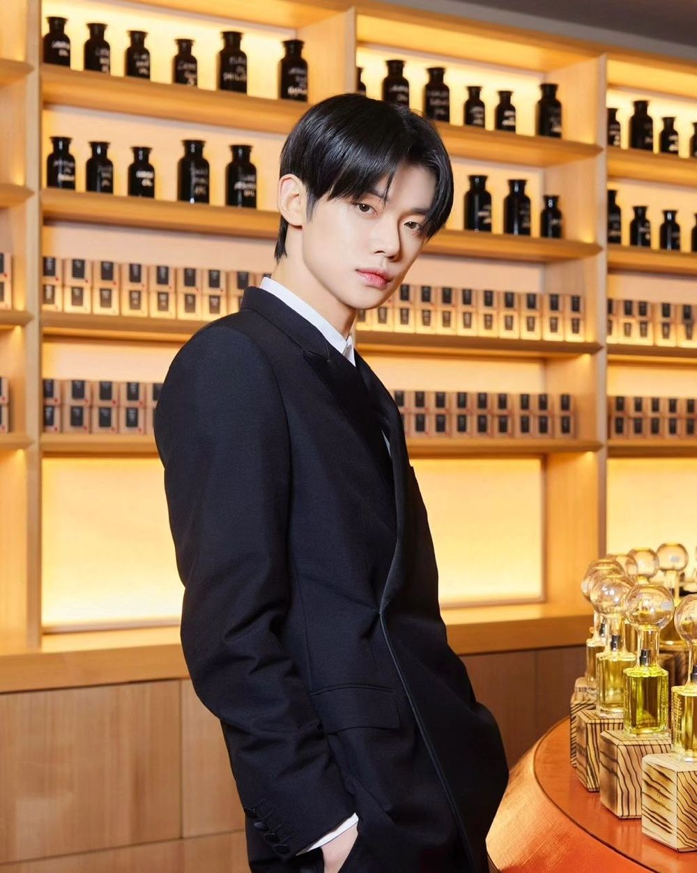 韓網熱議7位「冷美男」韓國偶像！成訓、圓佑自帶高冷貴族氣質，「冰山王子」是他！-14