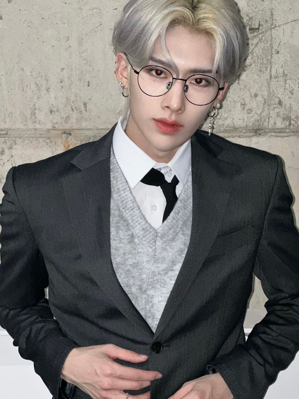 韓網熱議7位「冷美男」韓國偶像！成訓、圓佑自帶高冷貴族氣質，「冰山王子」是他！-3