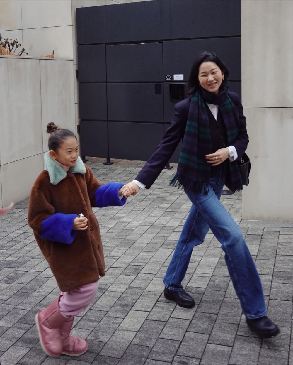 NETFLIX《淚之女王》金秀賢姊姊張允柱，超模出身一雙逆天長腿、漫畫腰，身材超有料！-11