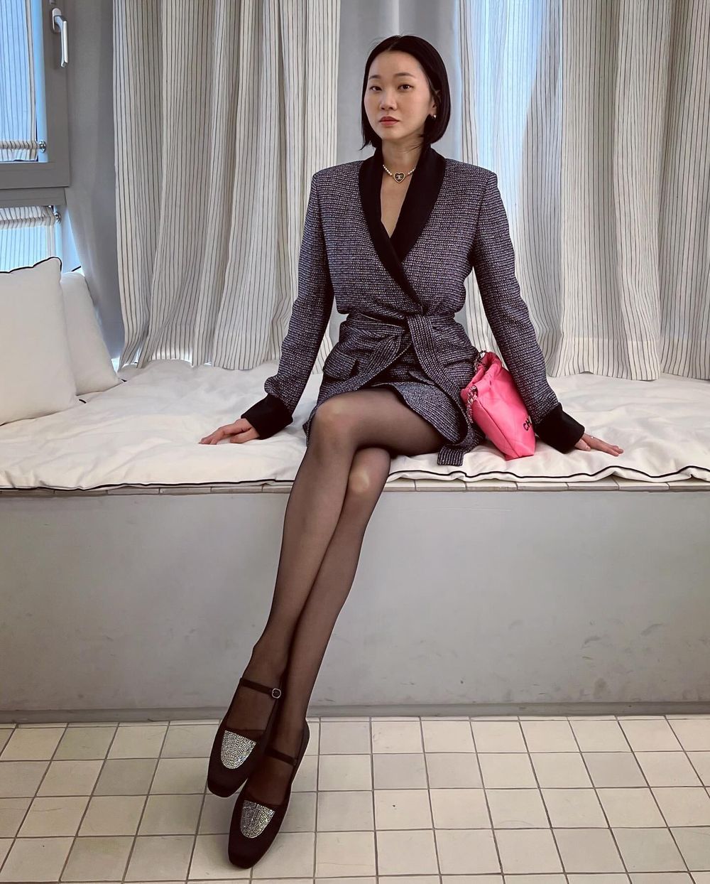 NETFLIX《淚之女王》金秀賢姊姊張允柱，超模出身一雙逆天長腿、漫畫腰，身材超有料！-10