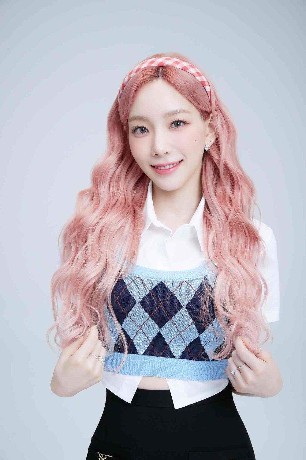 韓網票選最適合粉髮色的韓國偶像TOP8！宮脇咲良超仙，S.COUPS令人心動，被封「人間櫻花」是這位男愛豆！-2