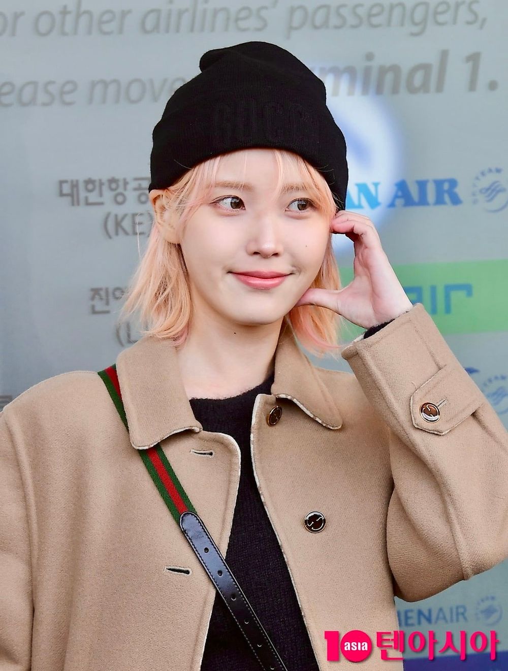 韓網票選最適合粉髮色的韓國偶像TOP8！宮脇咲良超仙，S.COUPS令人心動，被封「人間櫻花」是這位男愛豆！-5