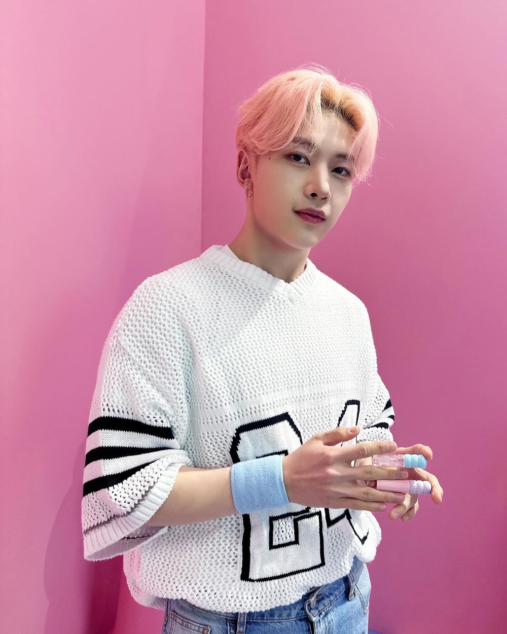 韓網票選最適合粉髮色的韓國偶像TOP8！宮脇咲良超仙，S.COUPS令人心動，被封「人間櫻花」是這位男愛豆！-6