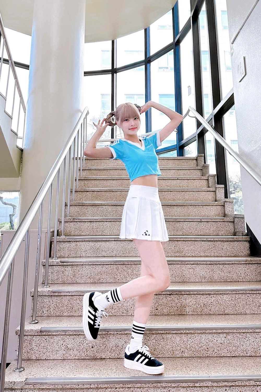 接棒BLACKPINK？！LE SSERAFIM首登科切拉音樂節，身材太好被譽健身天團！-6