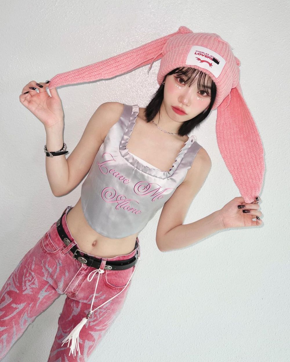 接棒BLACKPINK？！LE SSERAFIM首登科切拉音樂節，身材太好被譽健身天團！-13