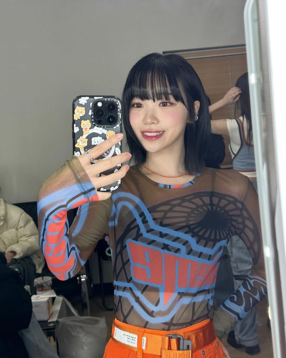 接棒BLACKPINK？！LE SSERAFIM首登科切拉音樂節，身材太好被譽健身天團！-11