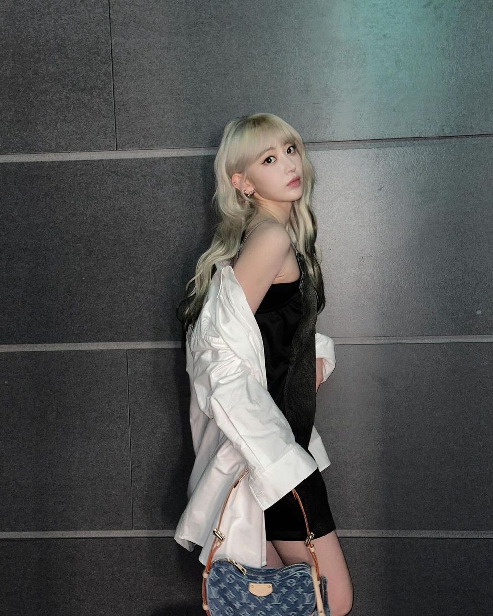 接棒BLACKPINK？！LE SSERAFIM首登科切拉音樂節，身材太好被譽健身天團！-18