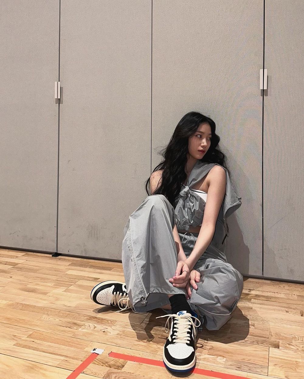 票選6位「最適合穿灰色」女偶像！Rosé、張員瑛一秒穿出格雷高級感！不學起來太虧！-3