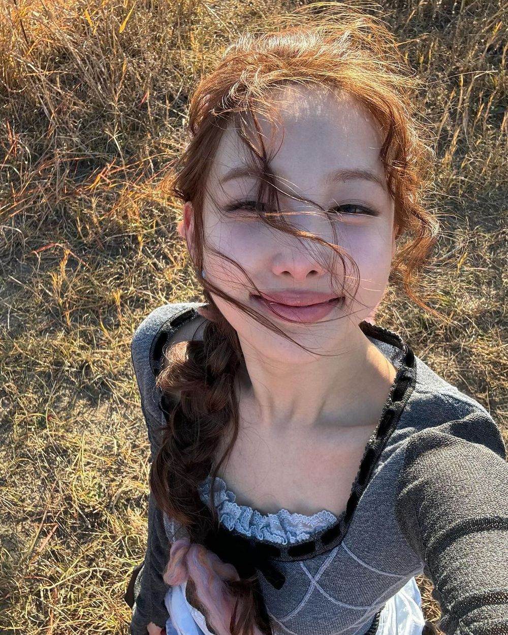 票選6位「最適合穿灰色」女偶像！Rosé、張員瑛一秒穿出格雷高級感！不學起來太虧！-9