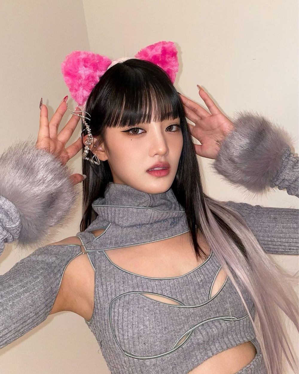 票選6位「最適合穿灰色」女偶像！Rosé、張員瑛一秒穿出格雷高級感！不學起來太虧！-13