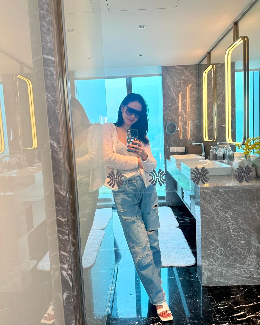 孫藝珍來台灣！42歲「孫仙」有料好身材私服大公開！玄彬真的好幸福啊！-20