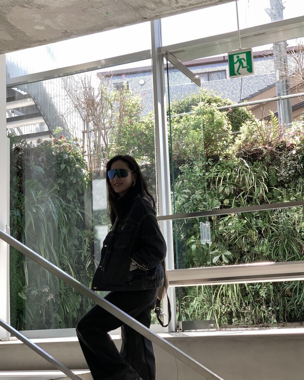 本人有多仙？！孫藝珍首度來台「穿粉色禮服、自拍機場穿搭」美到不可思議！-6