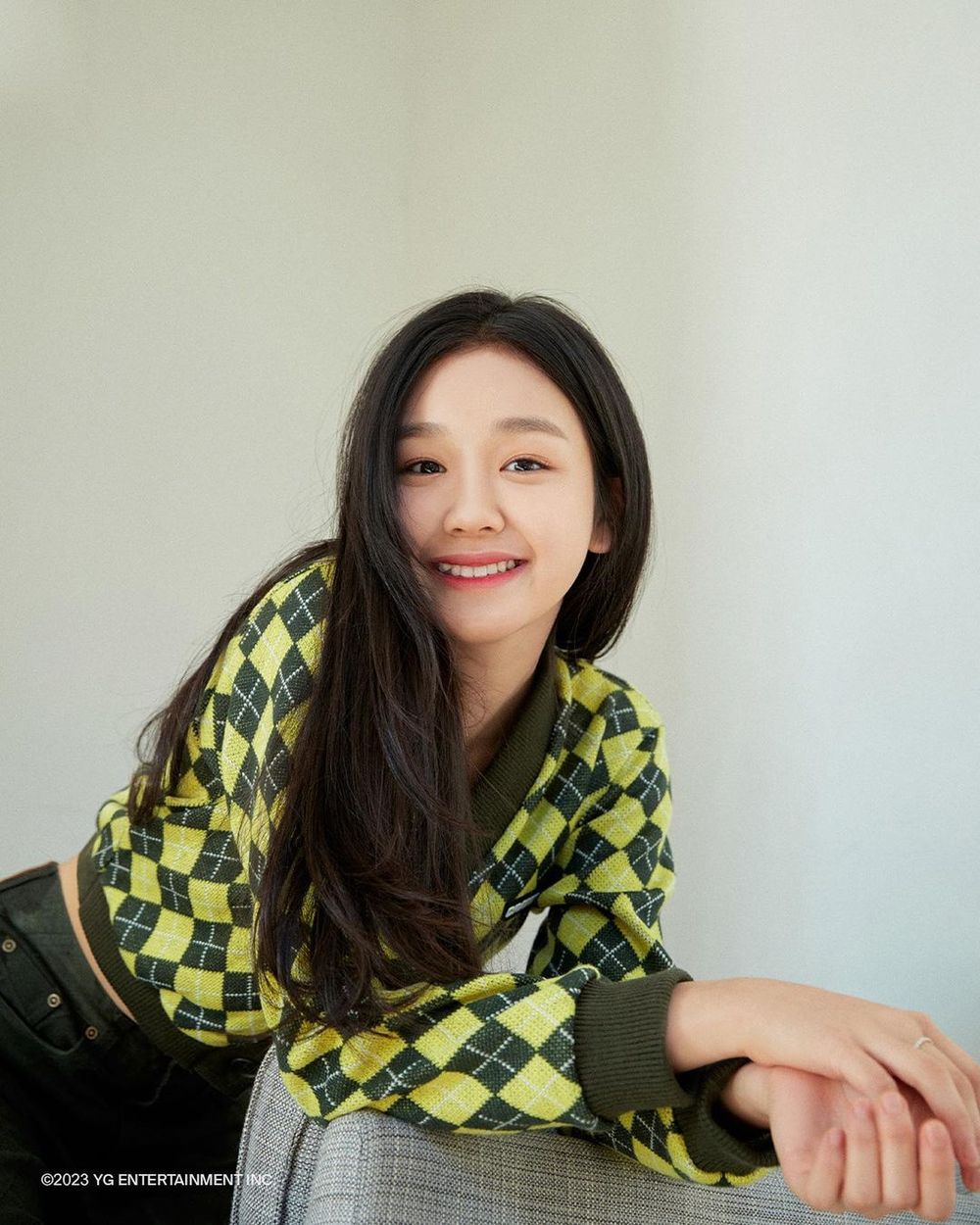 6位五代女團「AI神顏」代表！BABYMONSTER、ILLIT美到不科學！小員瑛是她？！-10