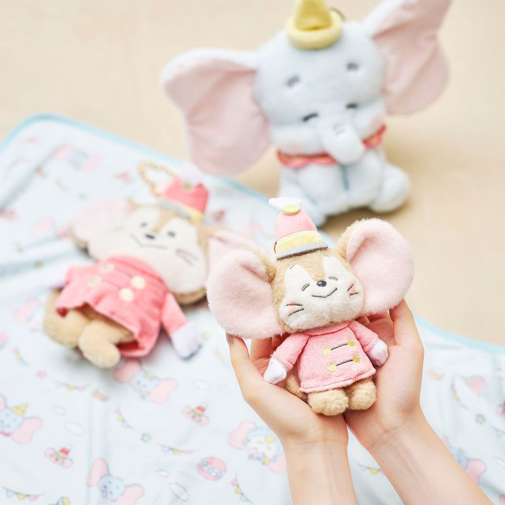 日本迪士尼開賣「小飛象絨毛玩偶、提姆側背包」！粉嫩配色萌翻、「這個」還沒上市就被搶爆-3