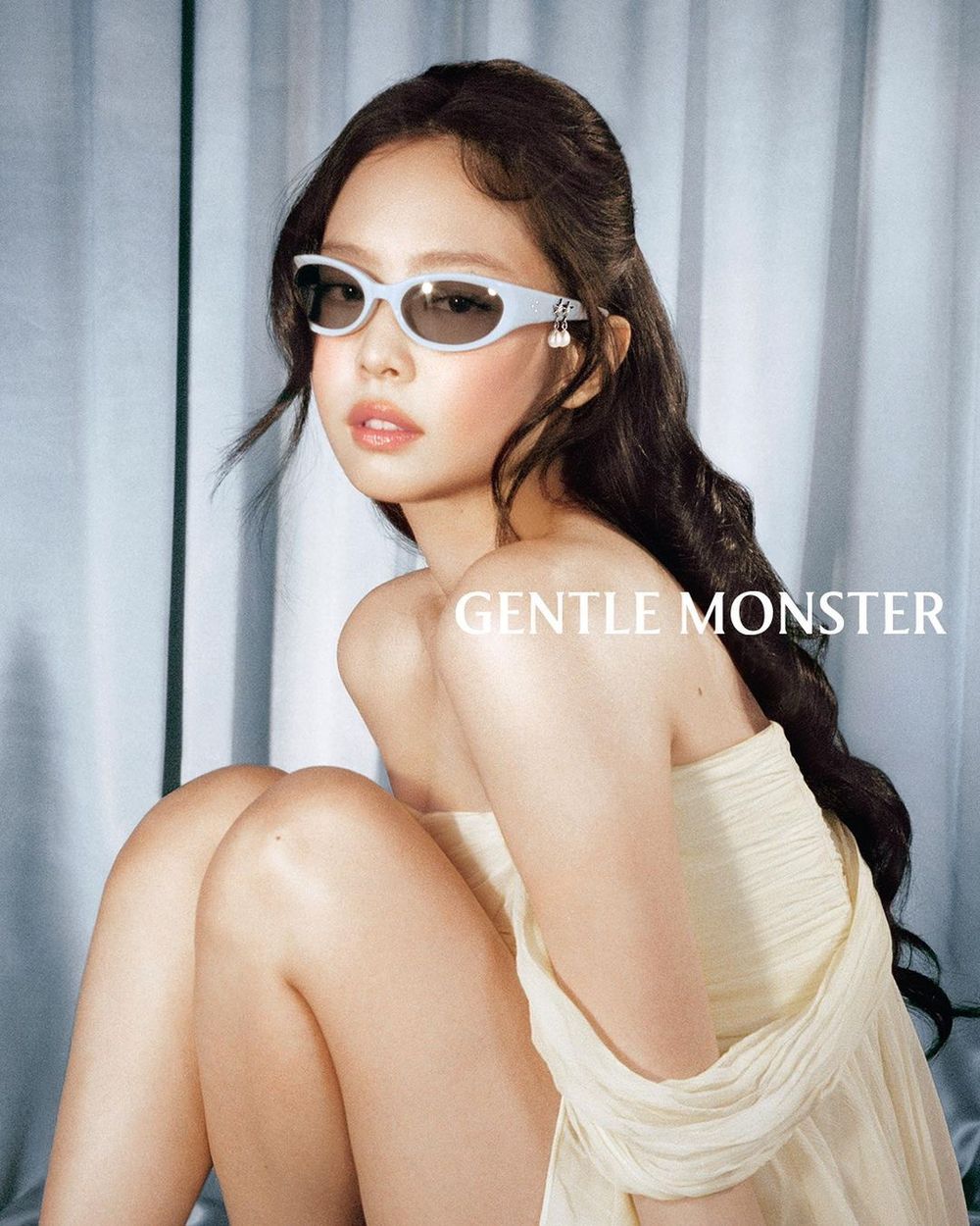 金社長開工！Jennie親自開箱Gentle Monster聯名「這款」瞬間被問爆！-11