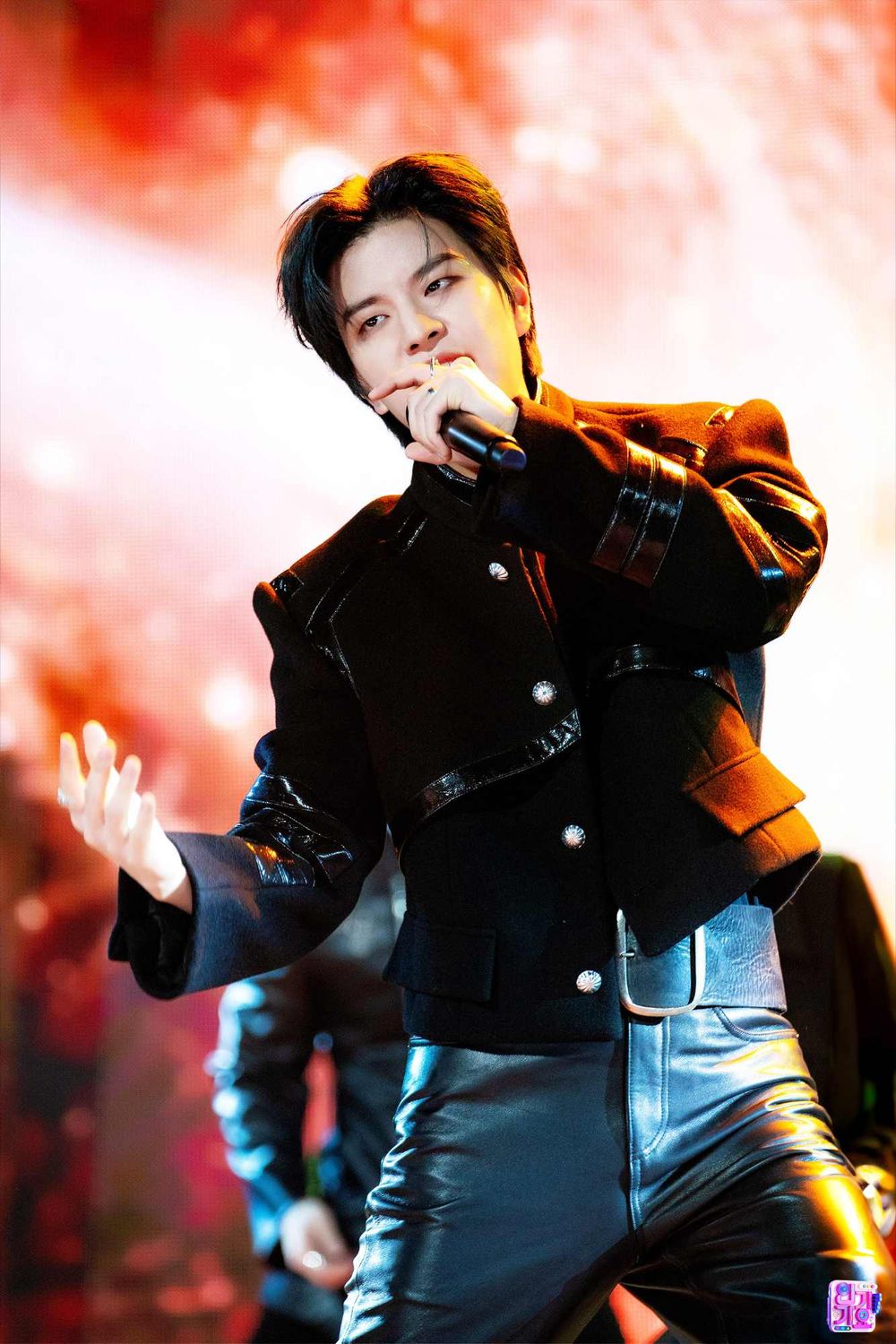 韓網評選7位韓國四代男團最強主唱！TXT太顯音色溫柔，SKZ昇玟現場超穩，ATEEZ鍾浩高音驚人！-4