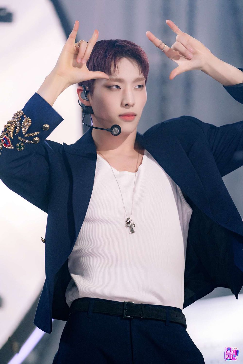 韓網評選7位韓國四代男團最強主唱！TXT太顯音色溫柔，SKZ昇玟現場超穩，ATEEZ鍾浩高音驚人！-10