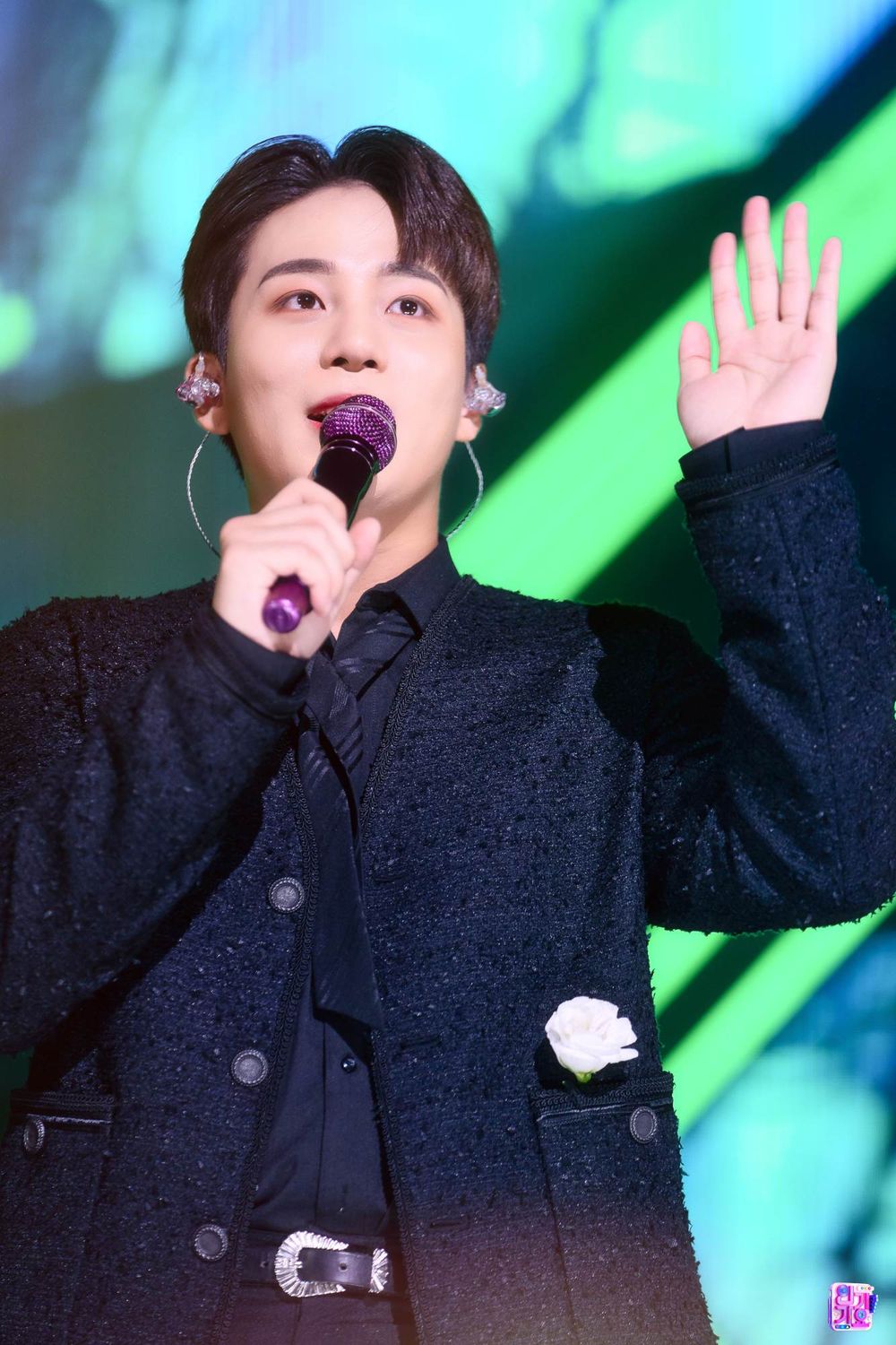 韓網評選7位韓國四代男團最強主唱！TXT太顯音色溫柔，SKZ昇玟現場超穩，ATEEZ鍾浩高音驚人！-15