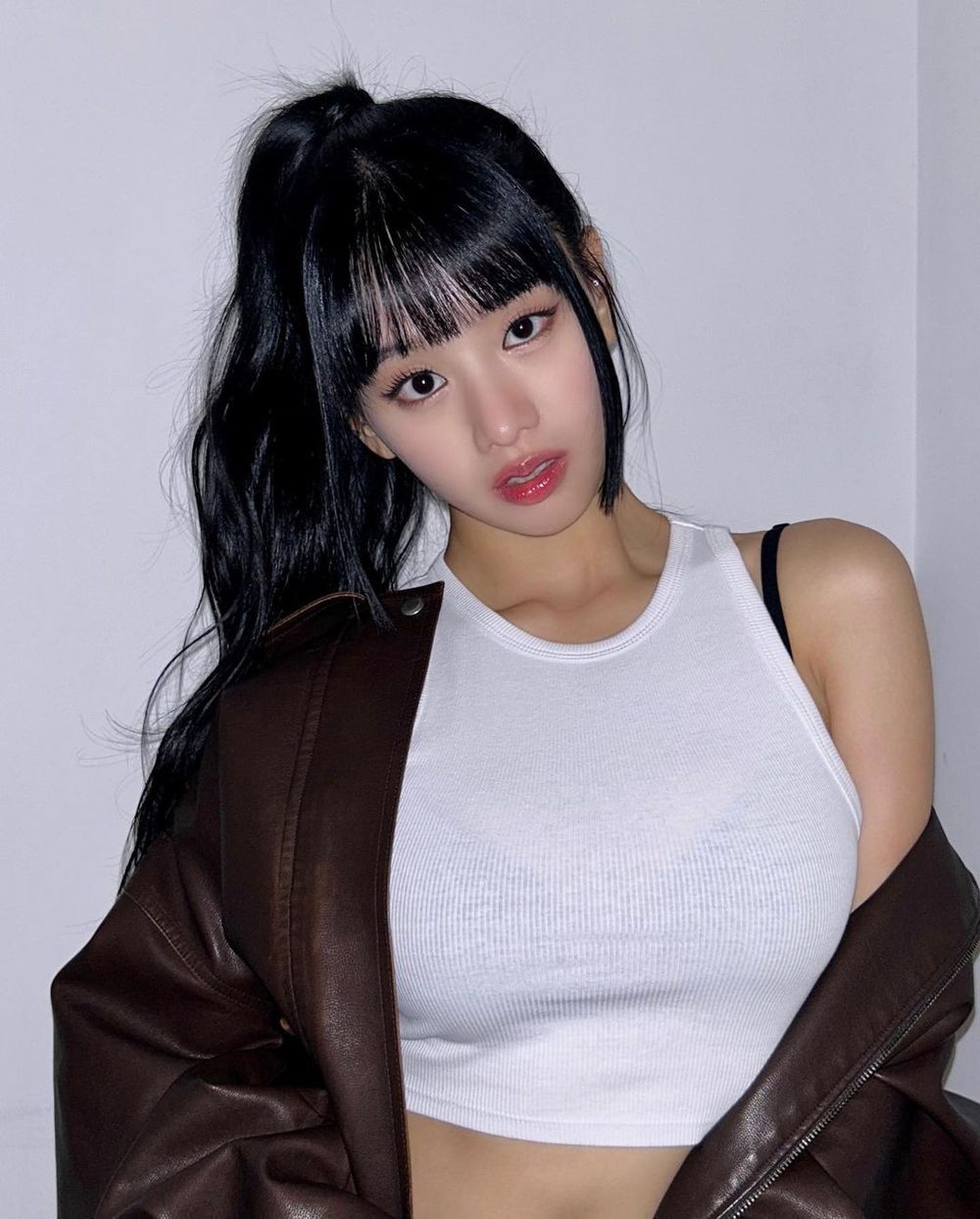 公認7位長相「天生洋娃娃」女偶像！員瑛、Danielle「不科學五官」美到不像真的？-15