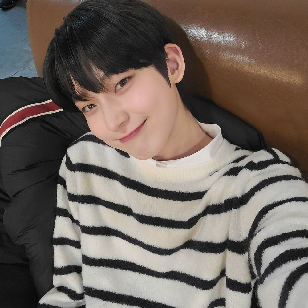 最適合畫眼影男偶像盤點！SEVENTEEN全圓佑、Stray Kids Felix，上妝前後是天使魔鬼的切換、都太帥！-20