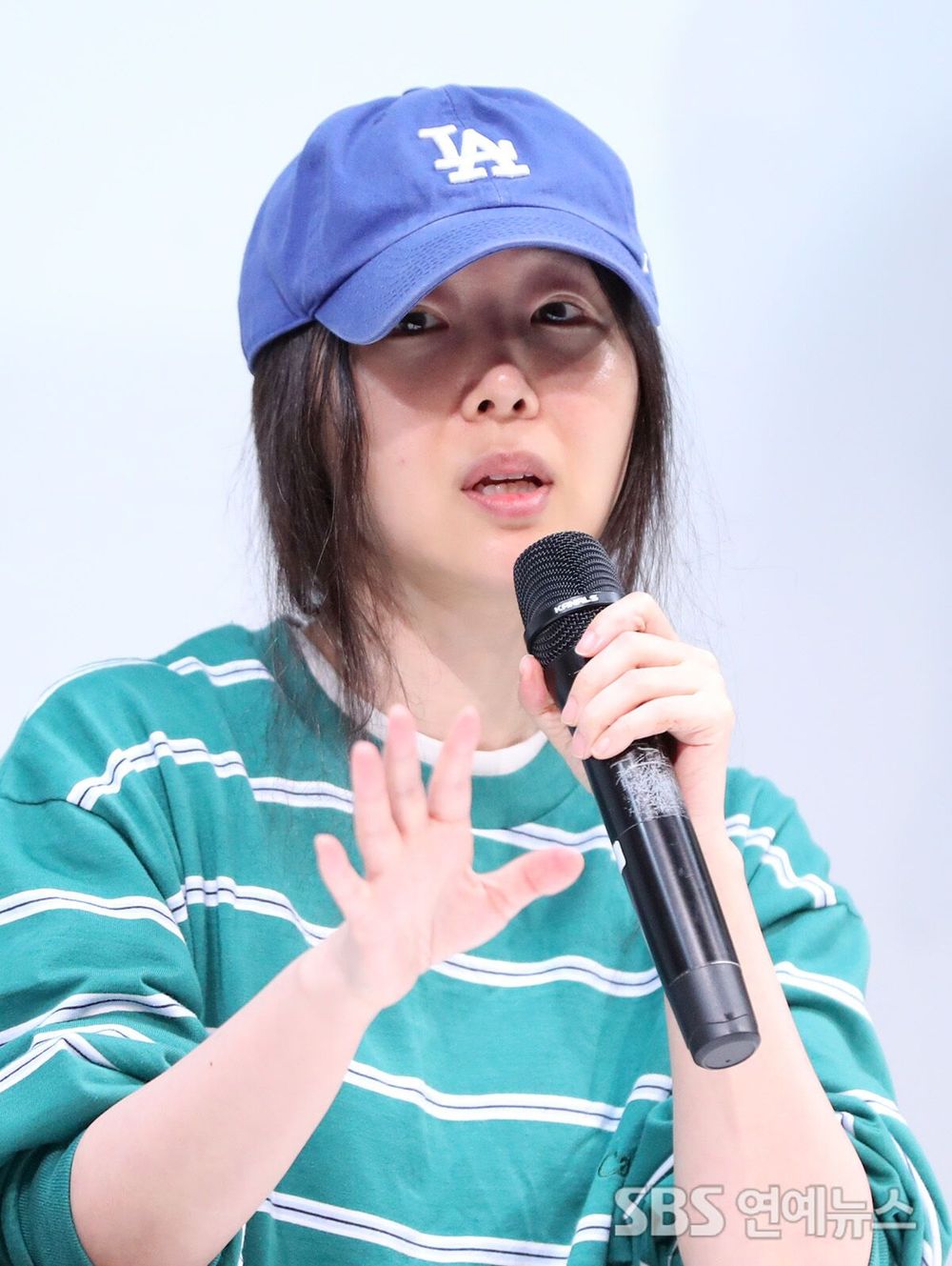 NewJeans之母閔熙珍將繼續擔任執行長？！記者會罵老闆上衣+帽子找到了！-9