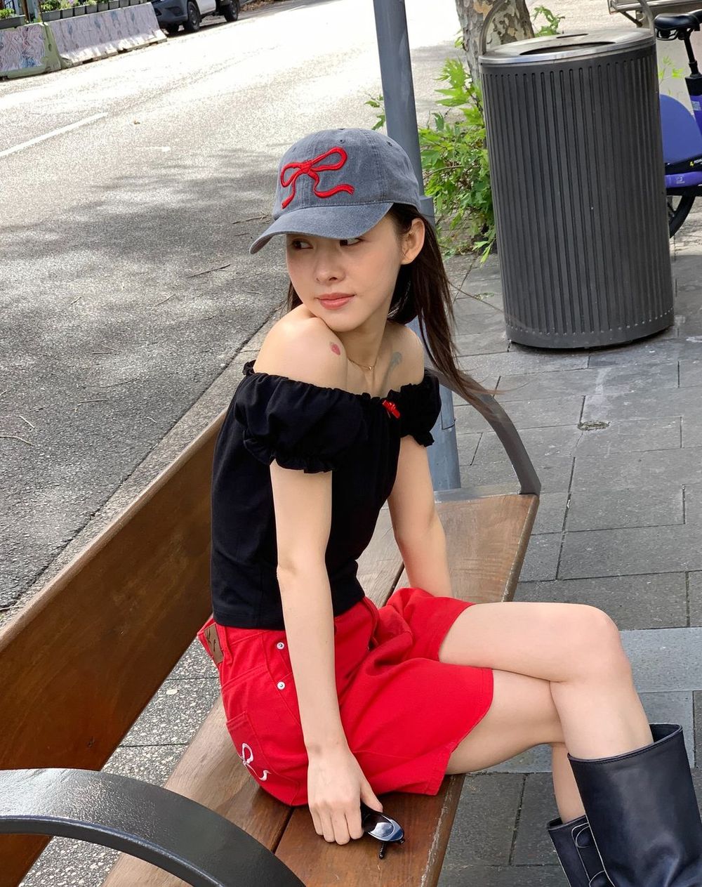 Jennie、張員瑛都愛上！4招不尷尬「蝴蝶結穿搭法」路上韓妞真的都這樣穿！-2