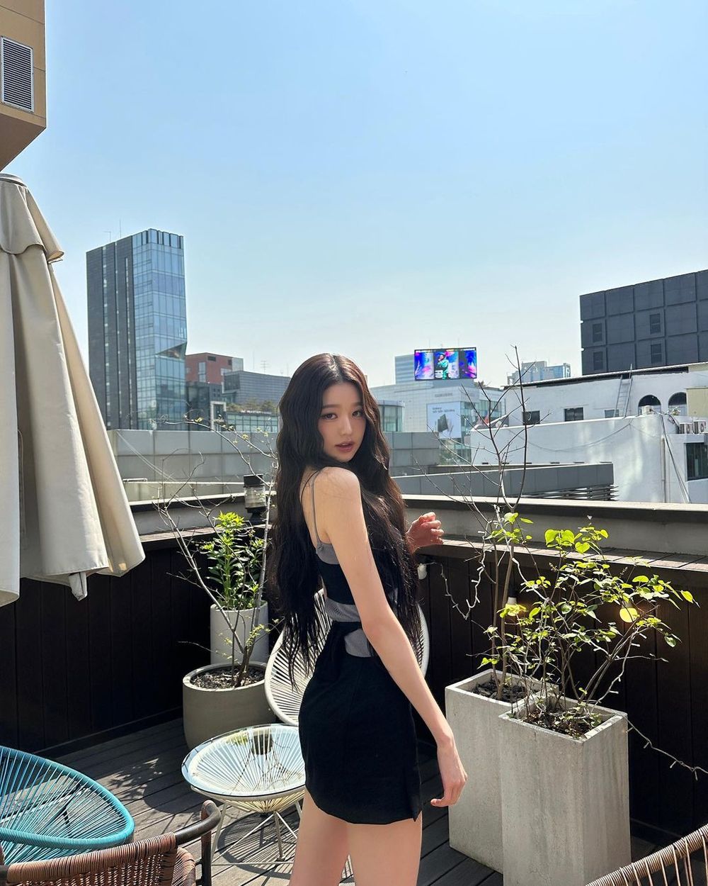 公認5位擁有「台柱級美臀」女偶像！張員瑛、子瑜不科學腰臀比，連AI都比不過！-7