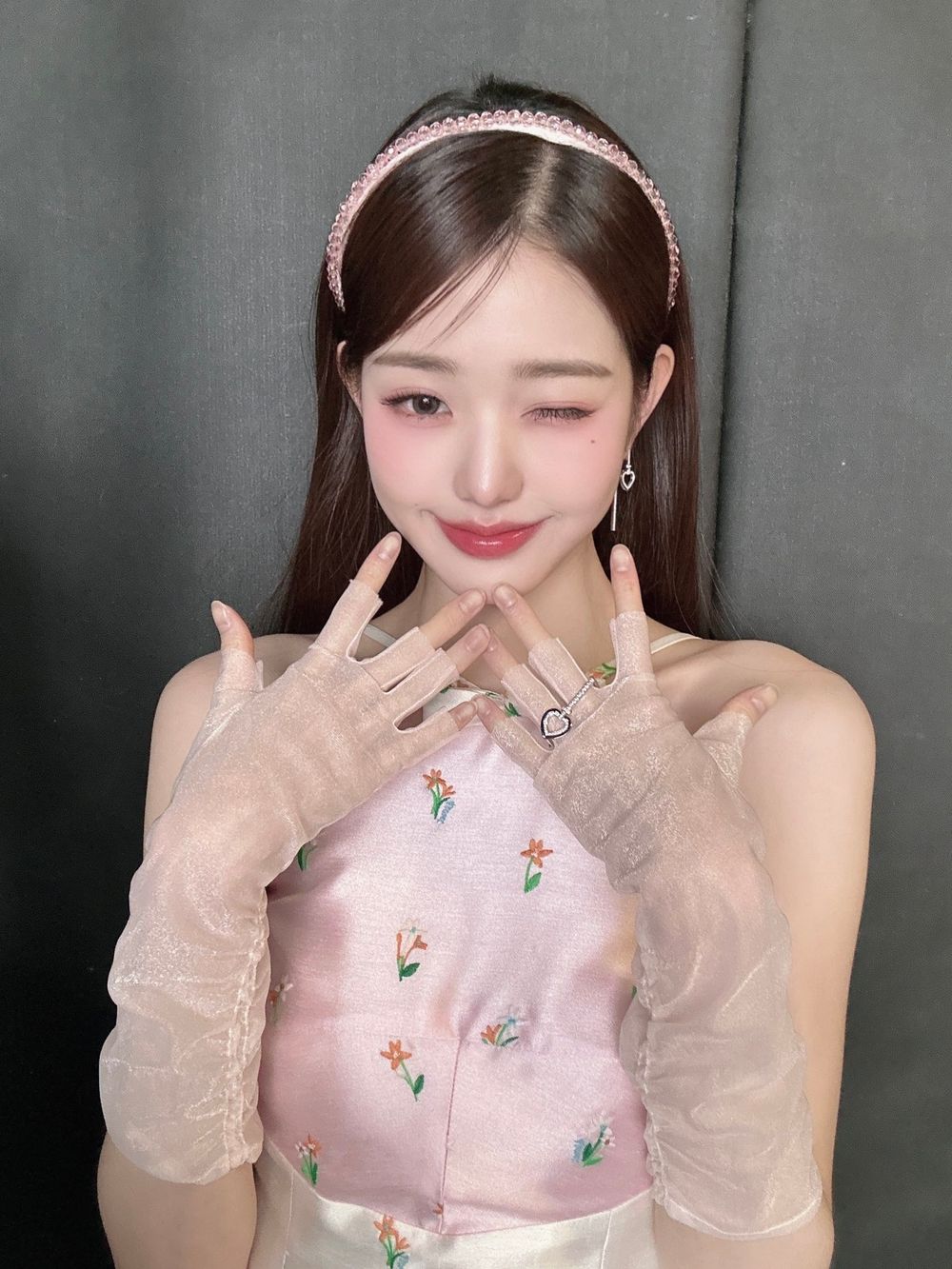 網公認6位「最適合穿粉紅色」的女偶像！張員瑛、Rosé淡粉色小禮服外媒狂讚！-8