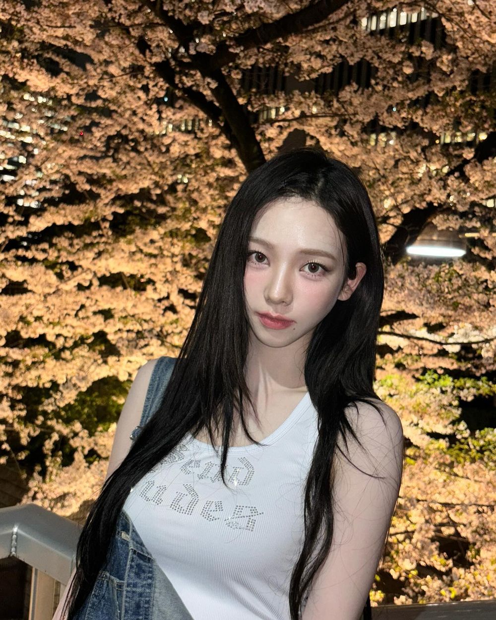 網評6位有著「天使臉蛋魔鬼身材」女偶像！Momo、薇娟性感爆發，這位好身材連團員都羨慕！-5