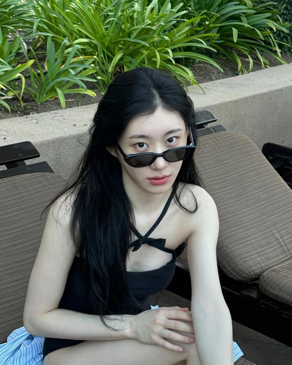 11位「最適合戴墨鏡」女偶像！Rosé、員瑛「這款」超小臉，圓臉要這樣挑最瘦！-3
