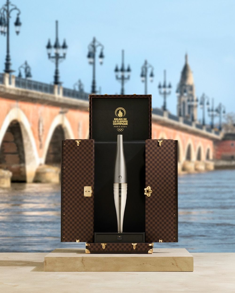 史上最奢華奧運！2024巴黎奧運「獎牌箱、托盤」是LV的！連獎牌都是高級珠寶品牌？！-5